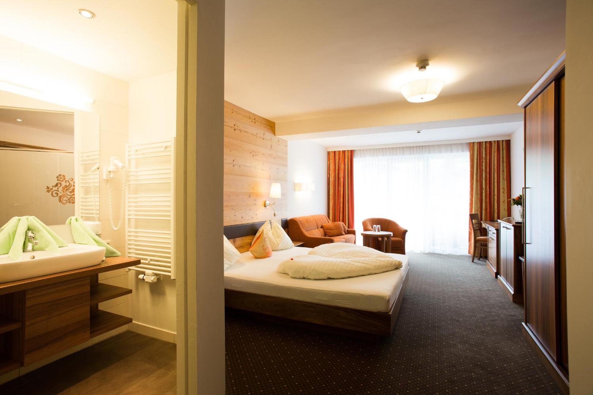 Hotel Lohningerhof 마리아알름암스타이너르넨미어 객실 사진