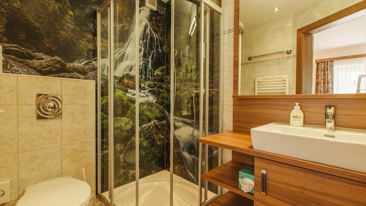 Hotel Lohningerhof 마리아알름암스타이너르넨미어 객실 사진
